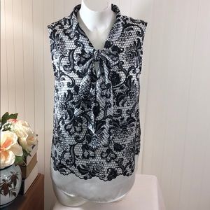 HALOGEN Petite Flirty Tie Front Lace Print Top